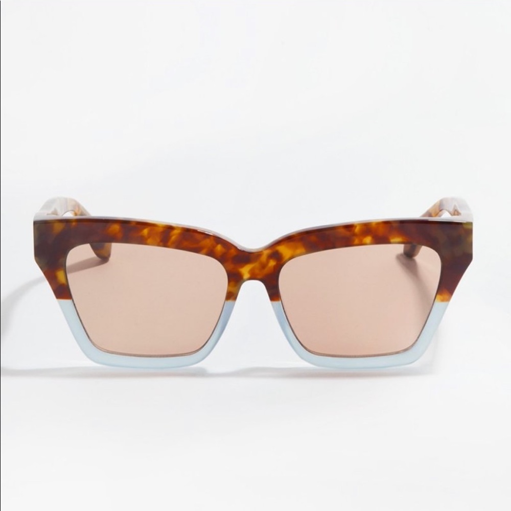 Sonix cat eye sunglasses ☀️